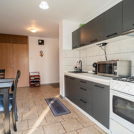 Rustic & Spacious 3Br Apartment بوخارست المظهر الخارجي الصورة