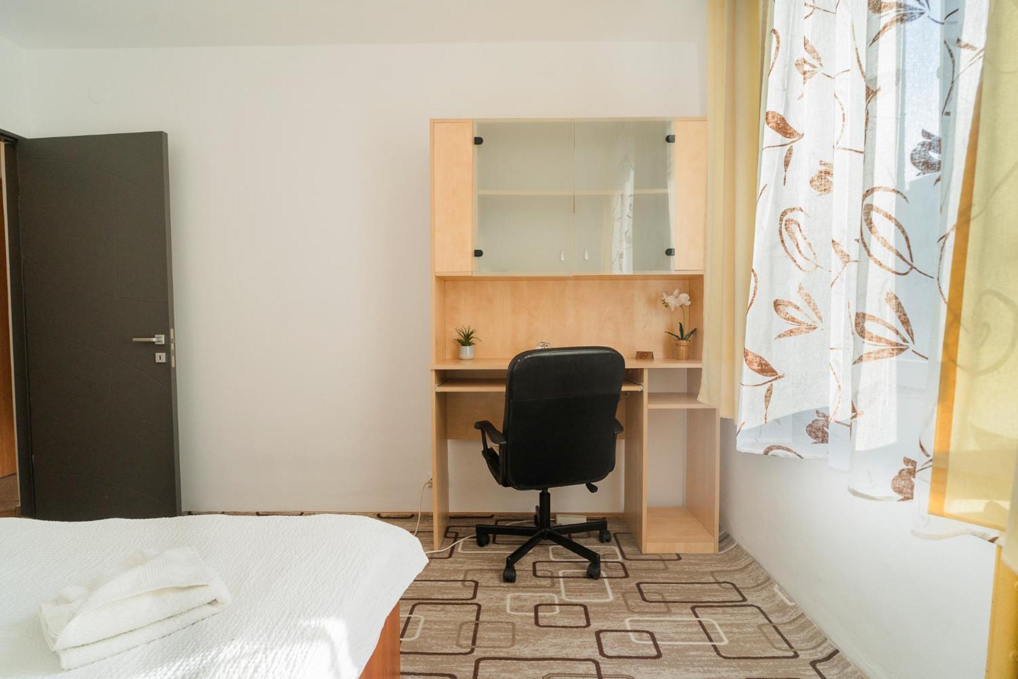 Rustic & Spacious 3Br Apartment بوخارست المظهر الخارجي الصورة